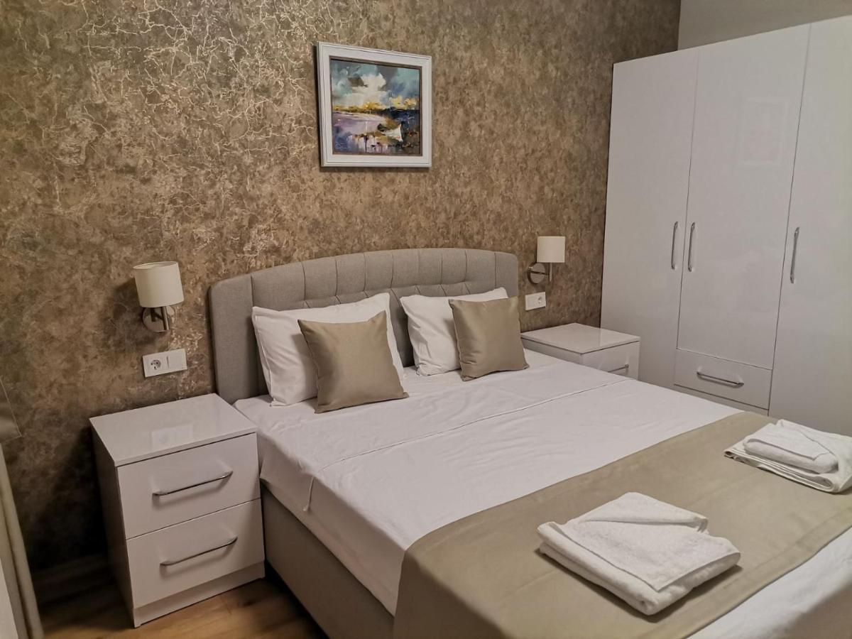 Family Boutique Residence-Free Parking Veliko Tărnovo Exteriör bild