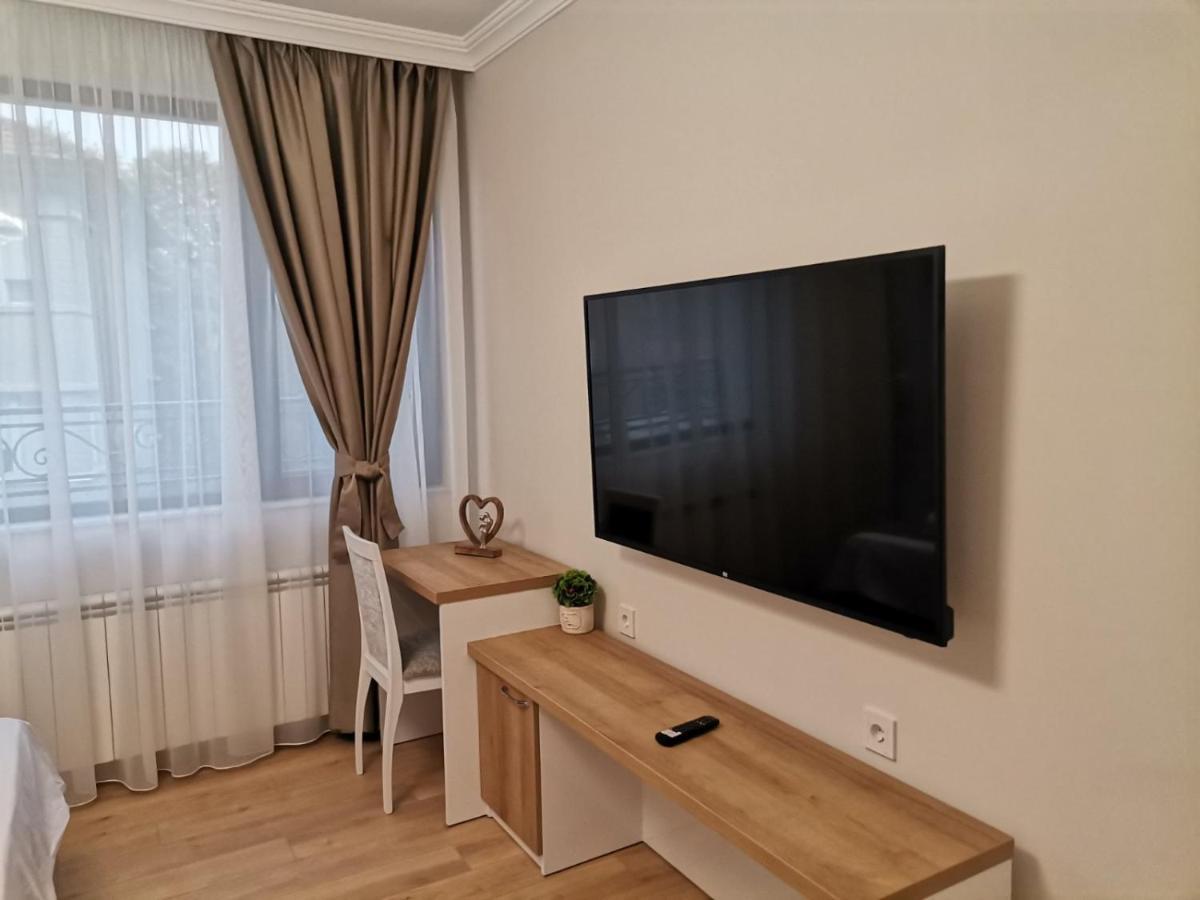 Family Boutique Residence-Free Parking Veliko Tărnovo Exteriör bild